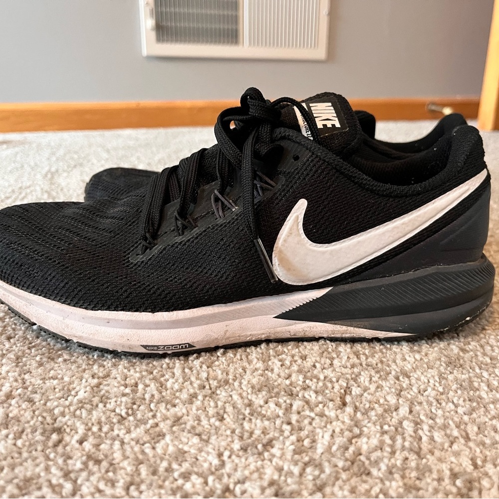 Nike Zoom Structure 22 Shoes